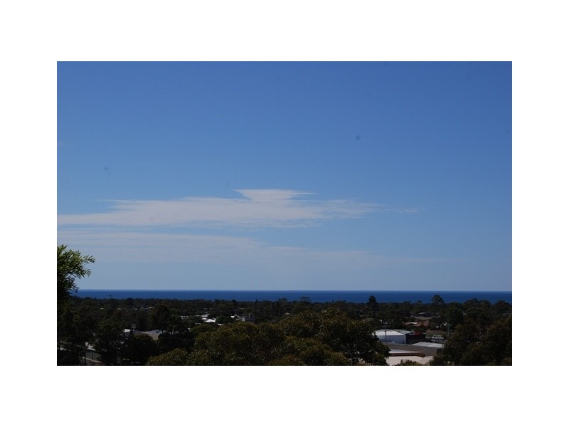 17 Outlook Drive, Lakes Entrance VIC 3909