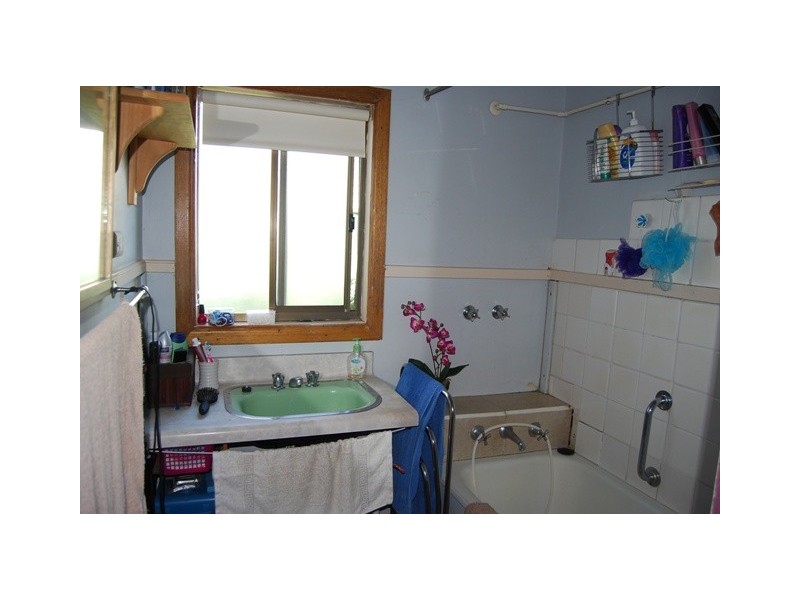 39 Coates Road, Lakes Entrance VIC 3909