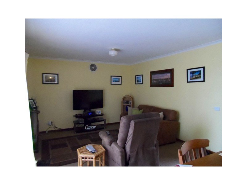 9 Reeves Street, Lakes Entrance VIC 3909