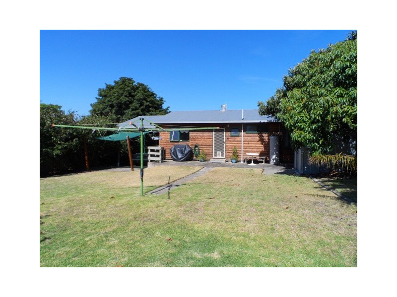 9 Reeves Street, Lakes Entrance VIC 3909