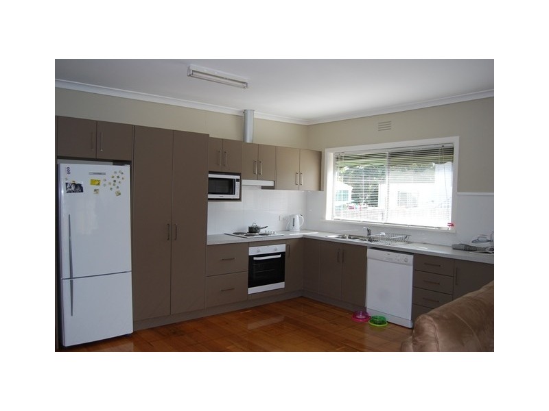 6 Laughtons Road, Lakes Entrance VIC 3909