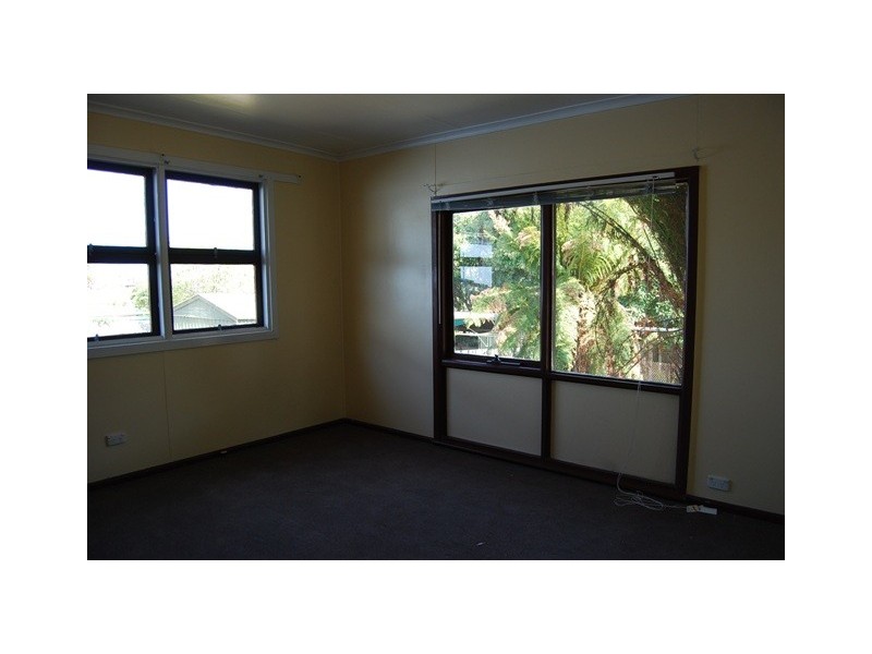 6 Laughtons Road, Lakes Entrance VIC 3909