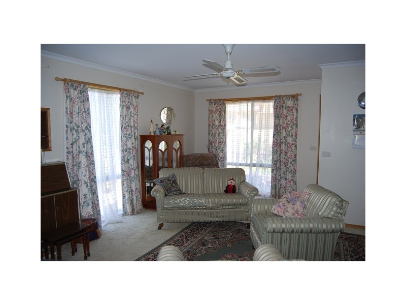 34 West Crescent, Lakes Entrance VIC 3909