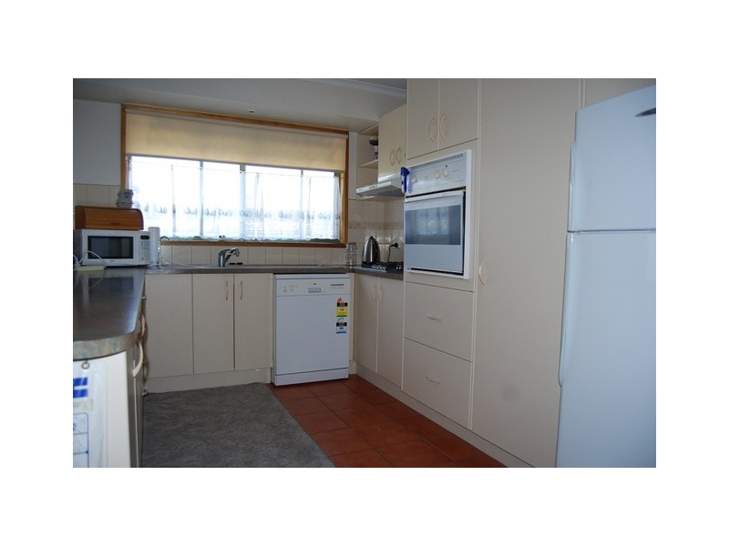 34 West Crescent, Lakes Entrance VIC 3909