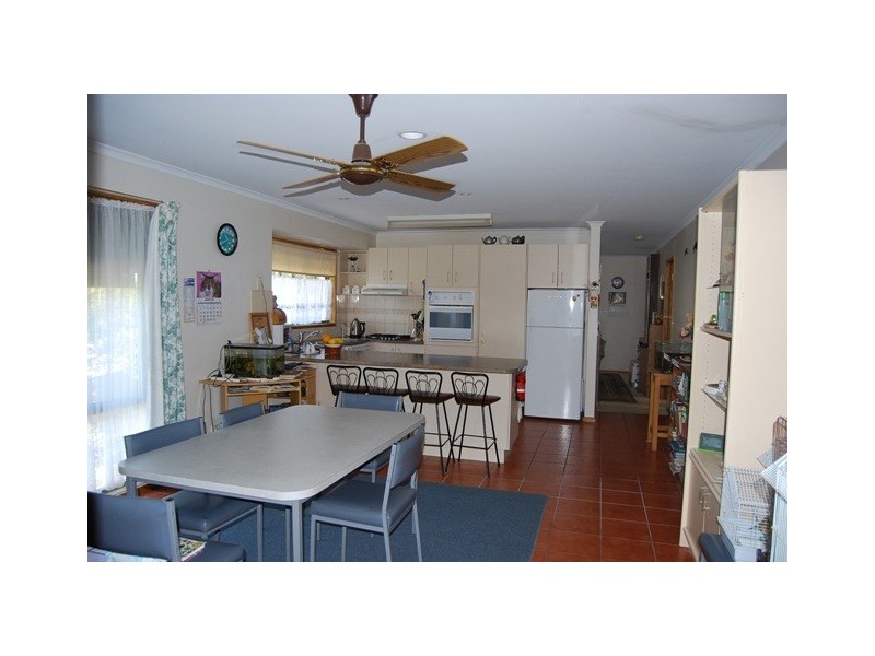 34 West Crescent, Lakes Entrance VIC 3909