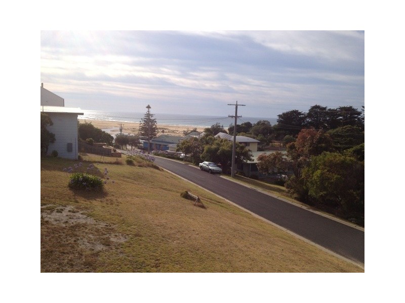 11 Cross Street, Lake Tyers Beach VIC 3909