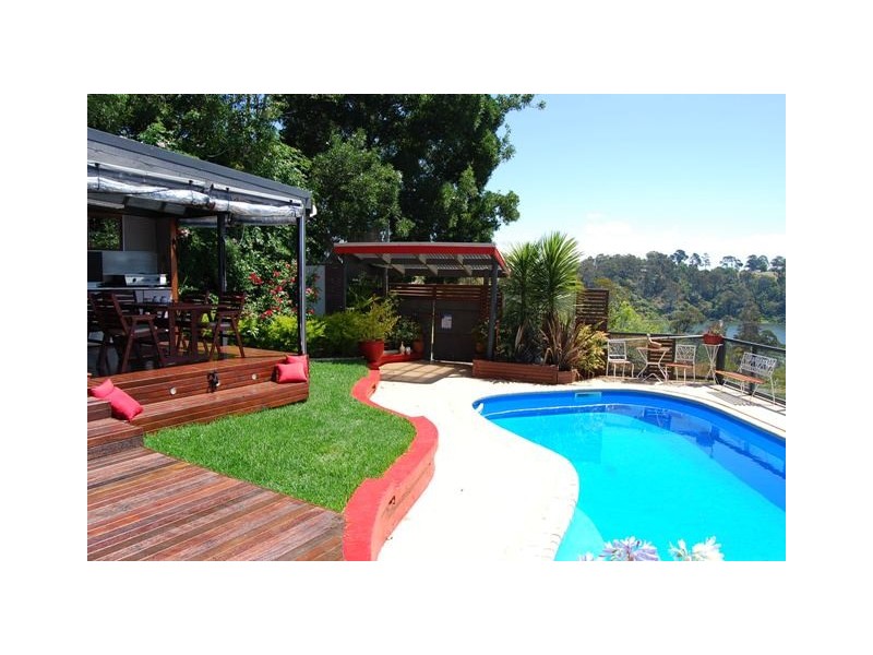 112 Capes Road, Lakes Entrance VIC 3909