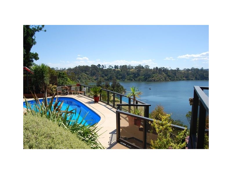 112 Capes Road, Lakes Entrance VIC 3909