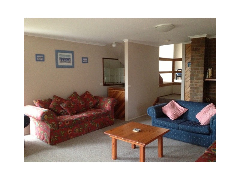 30 Gay Street, Lakes Entrance VIC 3909