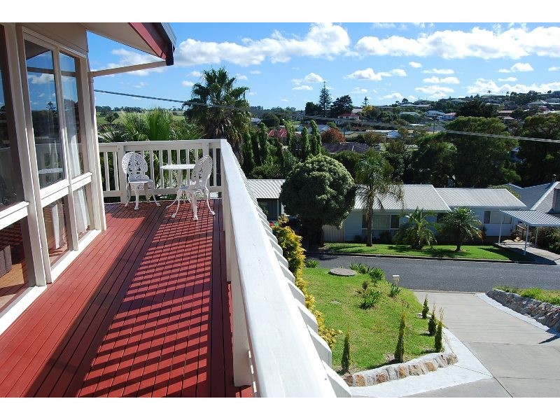 5 View Street, Lakes Entrance VIC 3909