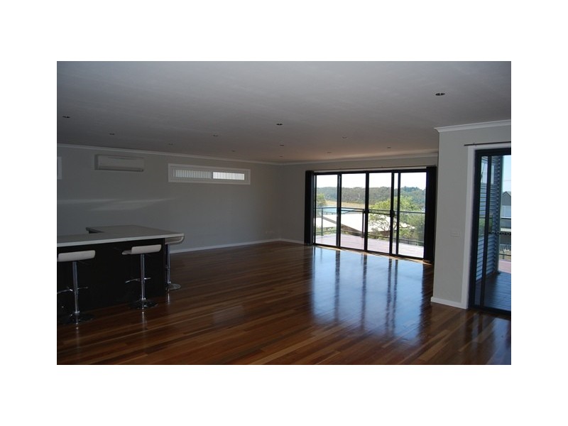 8 Hillcrest Way, Lake Tyers Beach VIC 3909