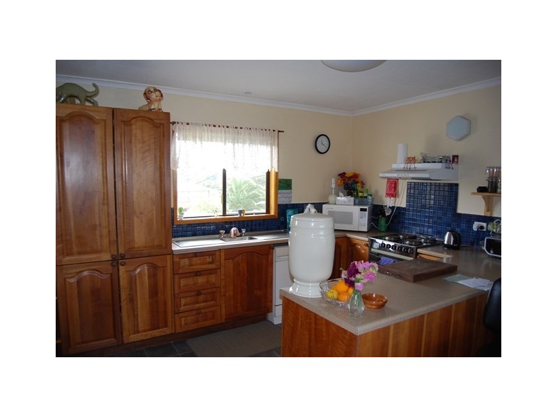 58 Hazel Road, Lakes Entrance VIC 3909