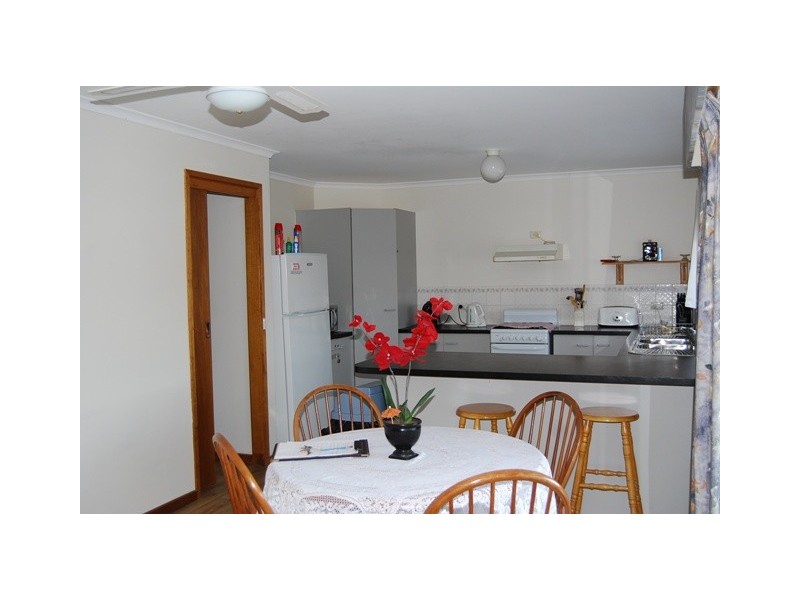 5 Alexandra Avenue, Lakes Entrance VIC 3909