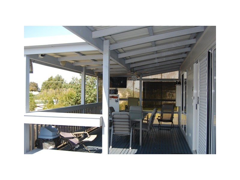 5 Alexandra Avenue, Lakes Entrance VIC 3909