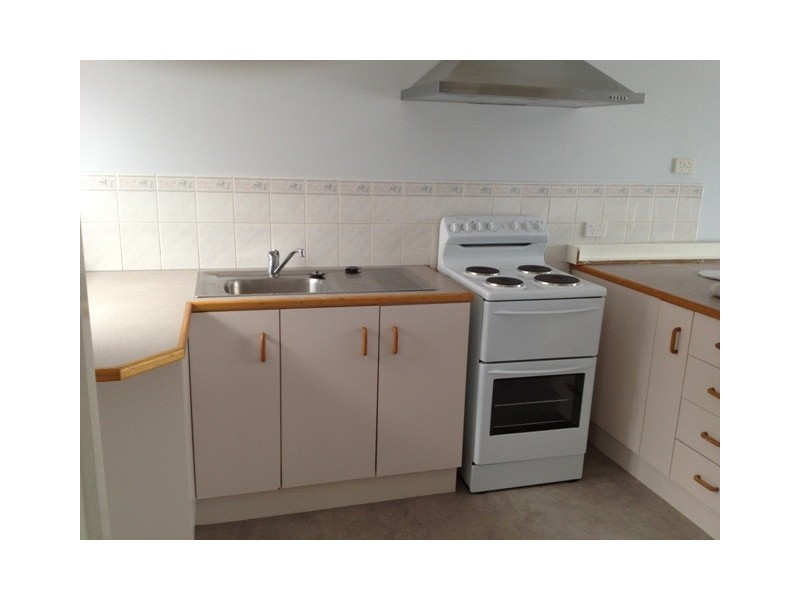 1/15 Merrangbaur St, Lakes Entrance VIC 3909