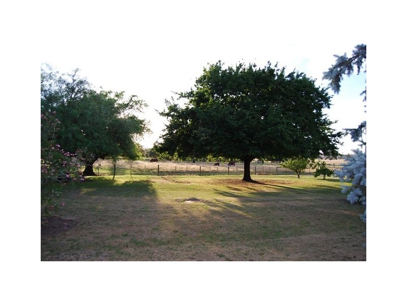 2169 Princes Highway, Lakes Entrance VIC 3909