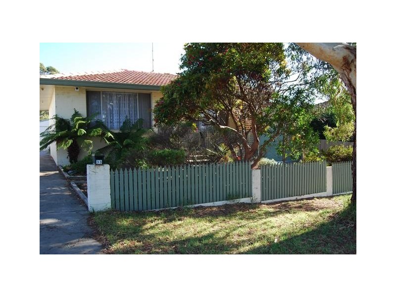 33 Creighton Street, Lakes Entrance VIC 3909