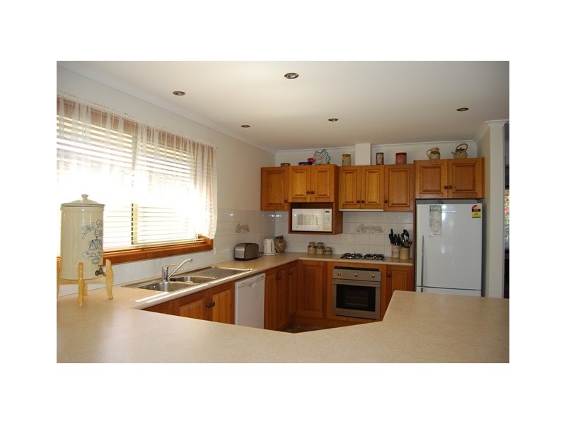 33 Creighton Street, Lakes Entrance VIC 3909