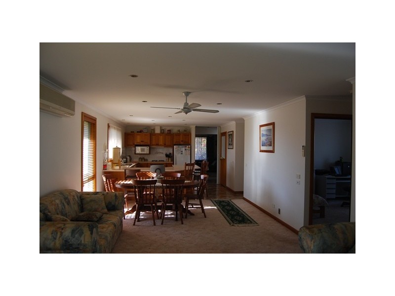 33 Creighton Street, Lakes Entrance VIC 3909