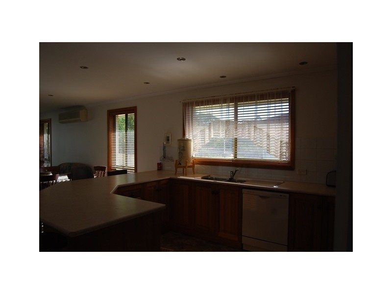 33 Creighton Street, Lakes Entrance VIC 3909