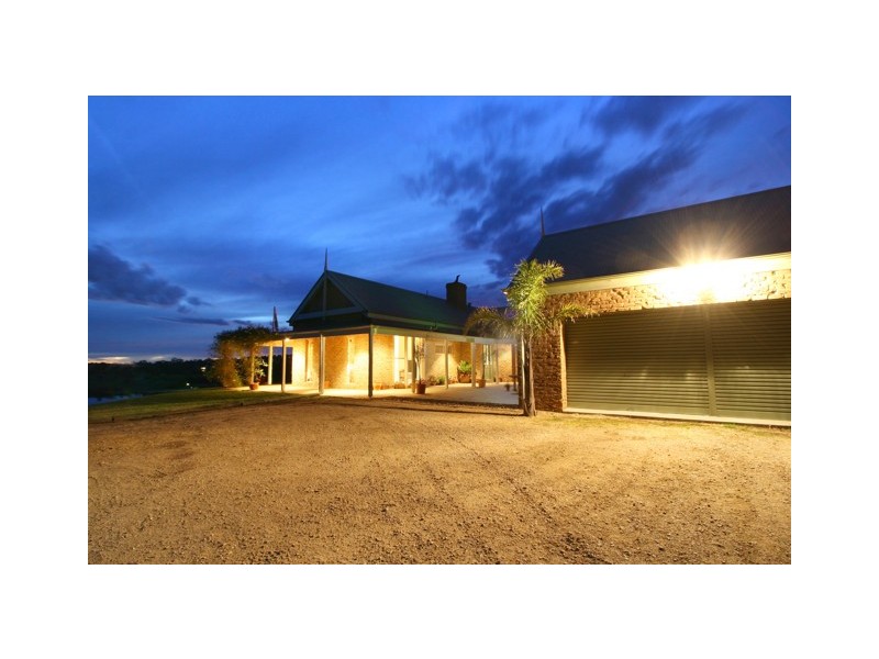 984 Princes Highway, Nicholson VIC 3882