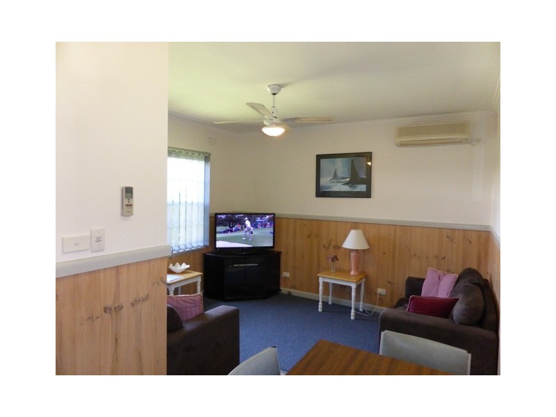 3 Jemmeson Street, Lakes Entrance VIC 3909