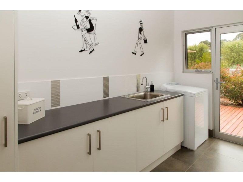 109 Kings Cove Boulevard, Metung VIC 3904