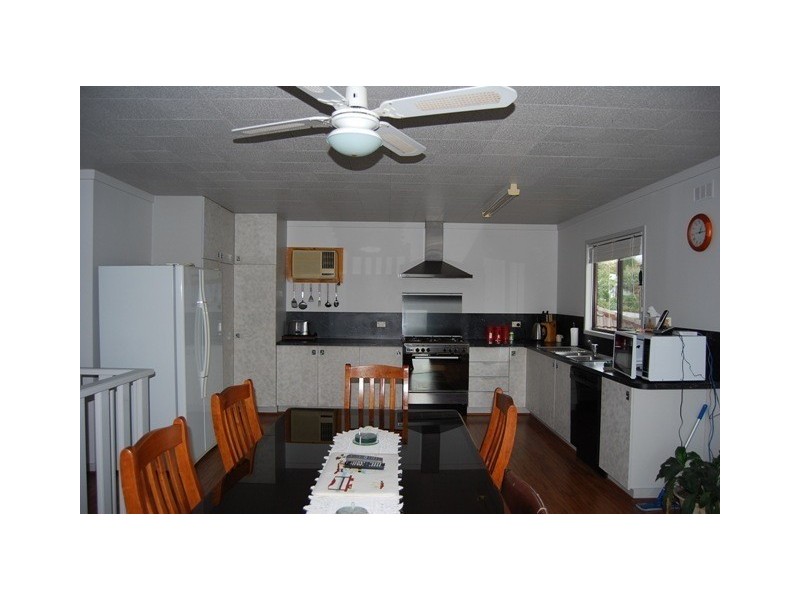 3 Periwinkle Drive, Lakes Entrance VIC 3909