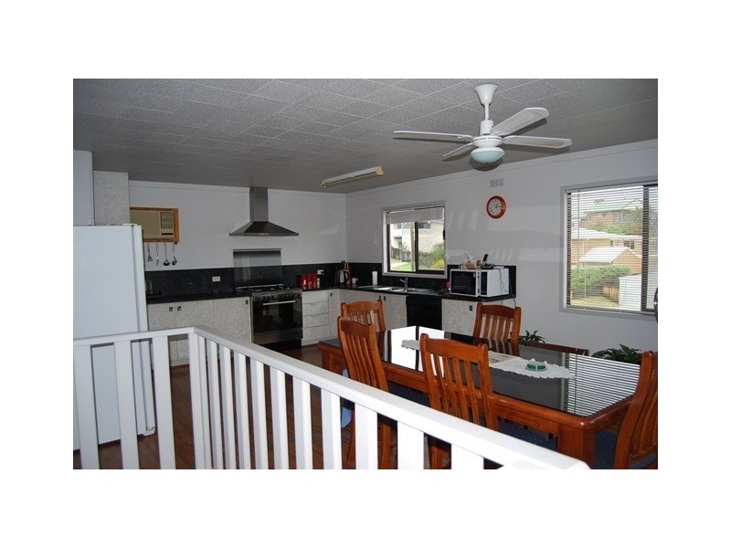 3 Periwinkle Drive, Lakes Entrance VIC 3909