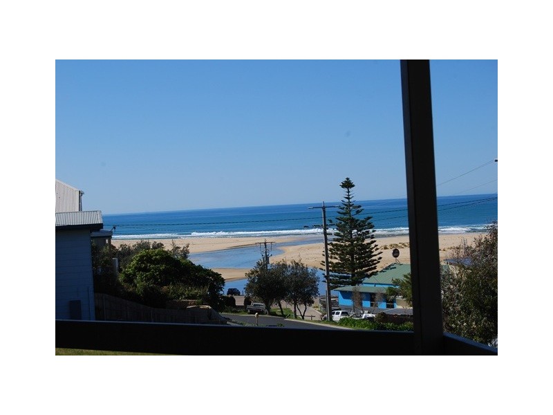 11 Cross Street, Lake Tyers Beach VIC 3909