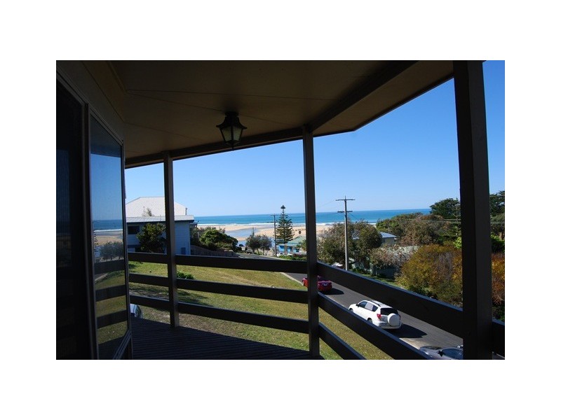 11 Cross Street, Lake Tyers Beach VIC 3909