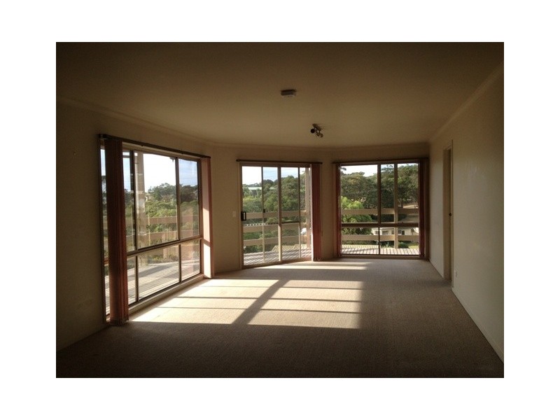11 Cross Street, Lake Tyers Beach VIC 3909