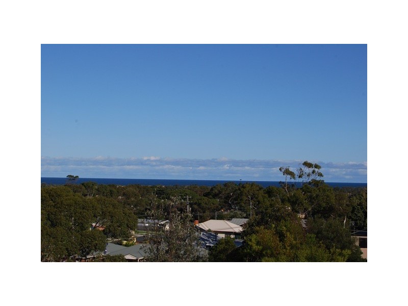 9 Outlook Drive, Lakes Entrance VIC 3909