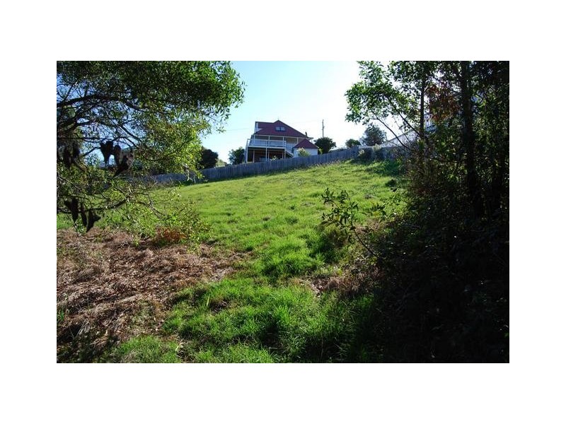 9 Outlook Drive, Lakes Entrance VIC 3909