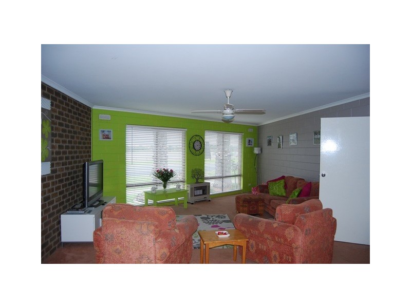 637 Esplanade, Lakes Entrance VIC 3909