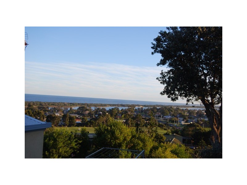 1/28 BungYarnda Court, Lakes Entrance VIC 3909