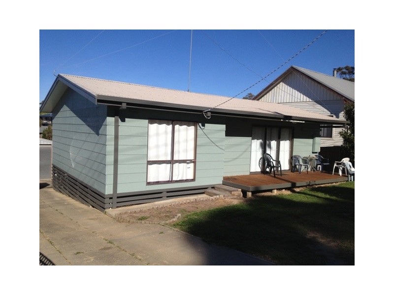 7 Basset Road, Lakes Entrance VIC 3909