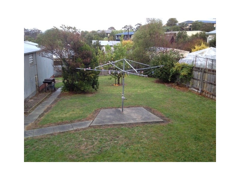 7 Basset Road, Lakes Entrance VIC 3909