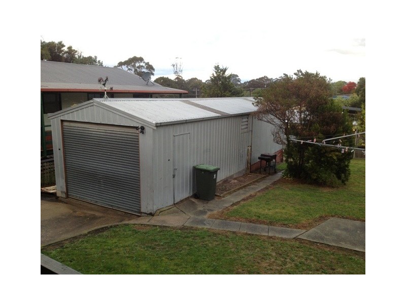 7 Basset Road, Lakes Entrance VIC 3909