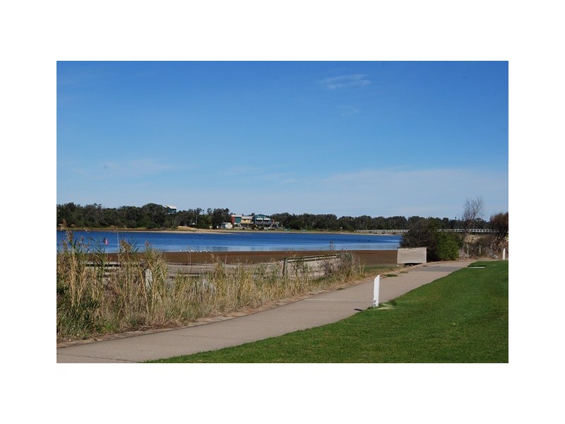 637 Esplanade, Lakes Entrance VIC 3909