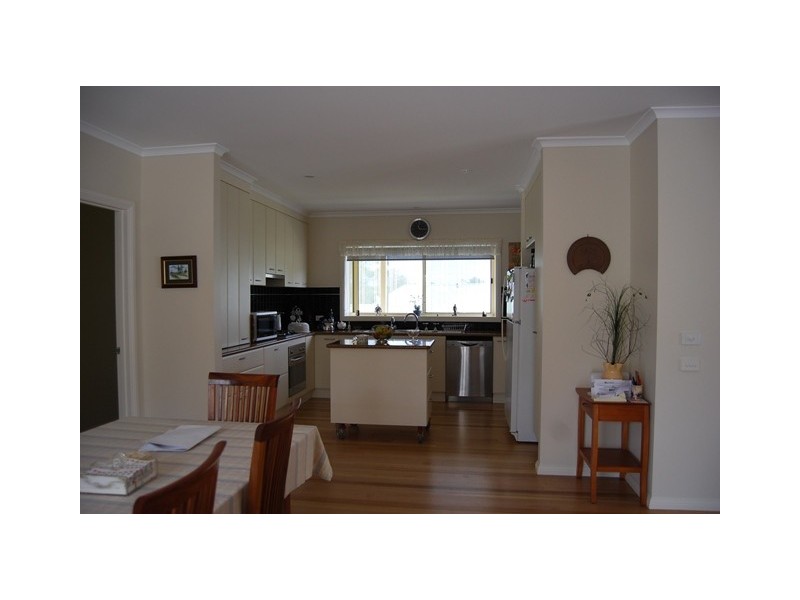 10 Clematis Court, Lakes Entrance VIC 3909