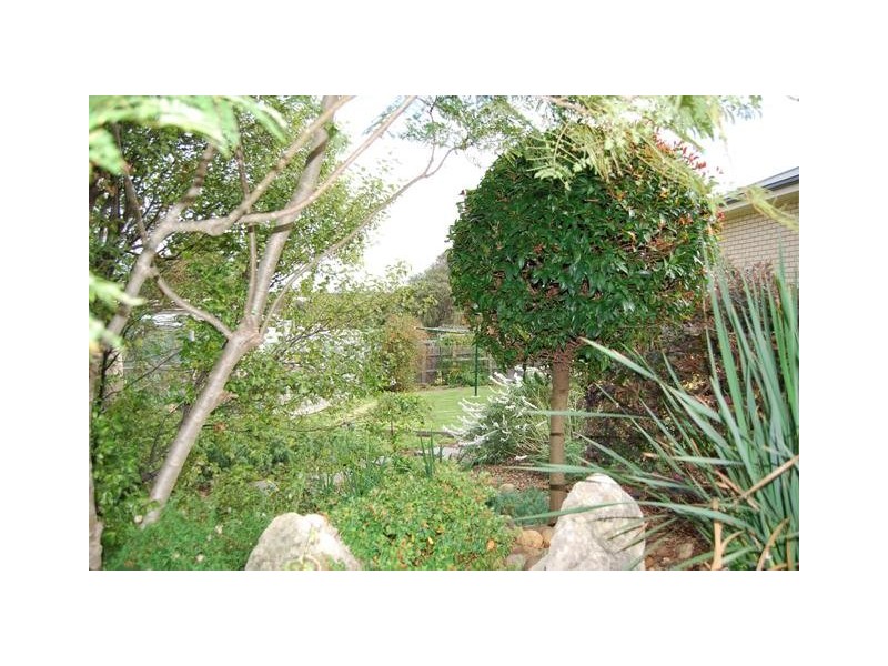 10 Clematis Court, Lakes Entrance VIC 3909