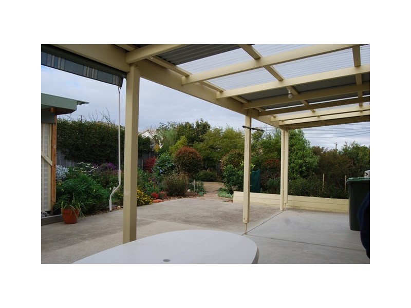 10 Clematis Court, Lakes Entrance VIC 3909