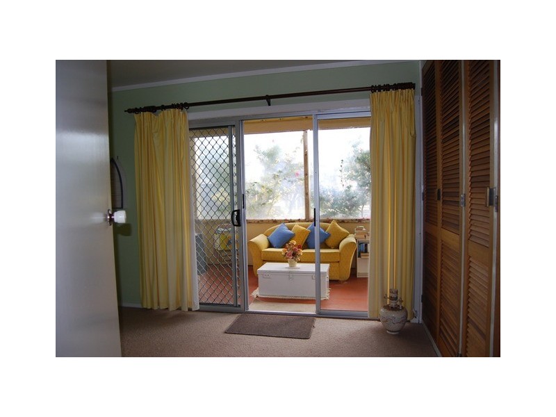 10 Lakeside Drive, Lake Tyers Beach VIC 3909