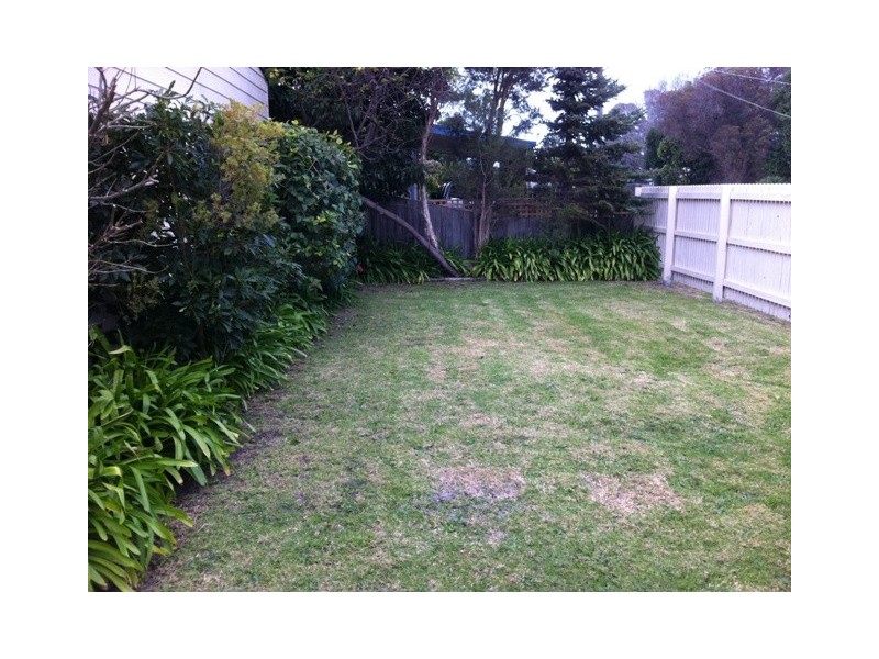 16 Fish Street, Lakes Entrance VIC 3909