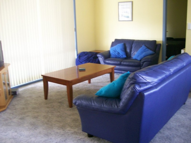 16 Fish Street, Lakes Entrance VIC 3909