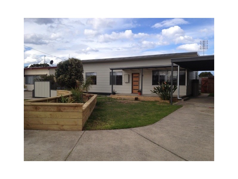 7 Jennings Court, Lakes Entrance VIC 3909