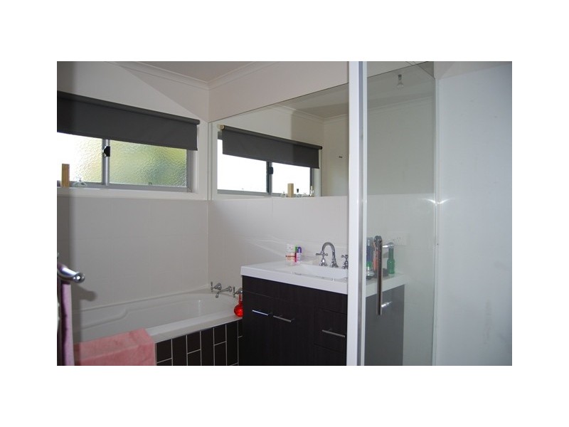 10 Bulmer Street, Lake Tyers Beach VIC 3909