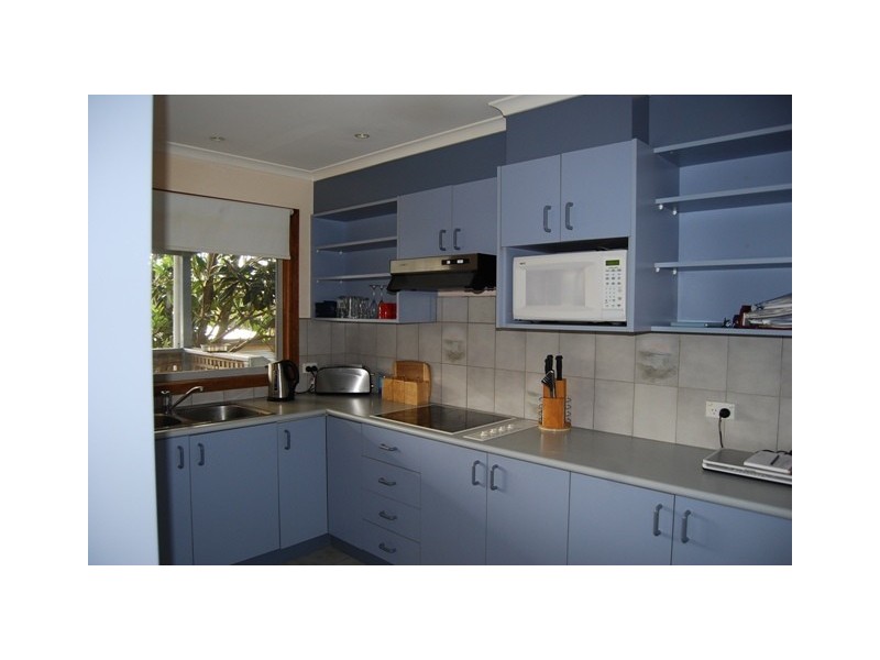 10 Bulmer Street, Lake Tyers Beach VIC 3909