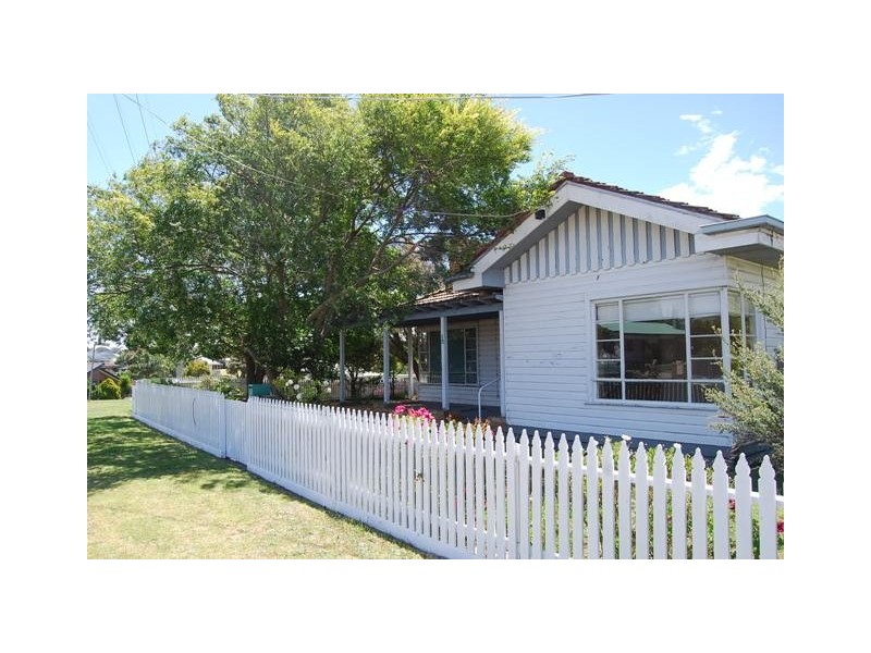 1 Daniel Street, Lakes Entrance VIC 3909